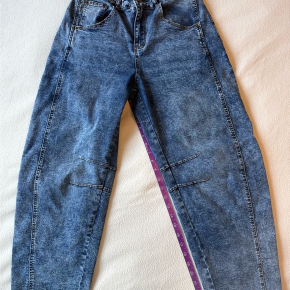 Amazon Blue Straight Leg Jeans - Picture 2 of 5